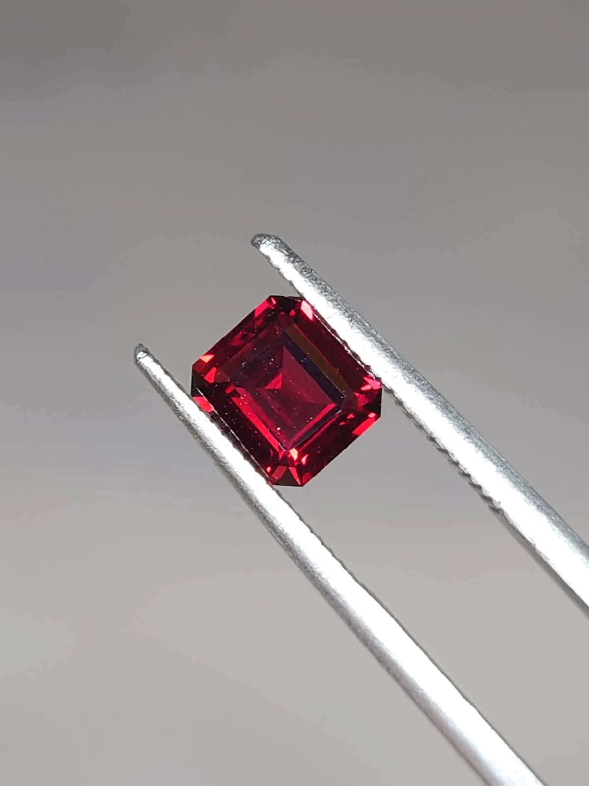 1.06ct Natural Rhodolite Garnet From Tanzania — view 2